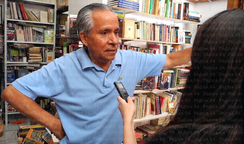 Juan Vera cuenta desde hace un año con una librería en el Centro Histórico de la capital (Foto: Juan Carlos Gómez Solís)