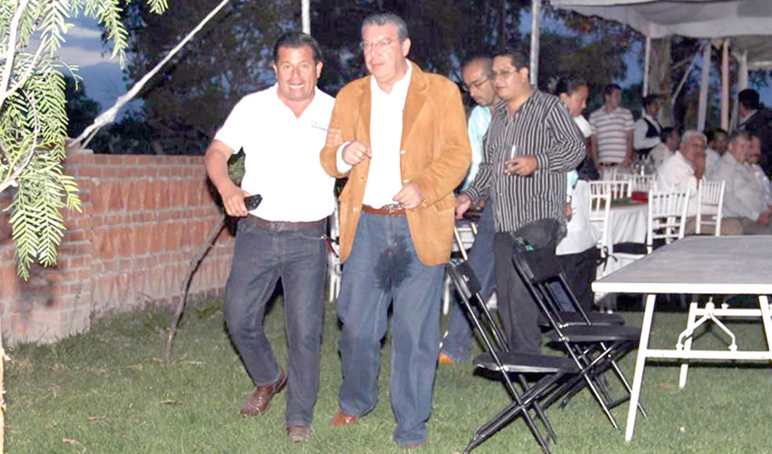 Señor Rodolfo Franco Ramírez, así lo saqué de la fiesta de Gabriel Arellano Espinosa: cagado, meado y vomitado