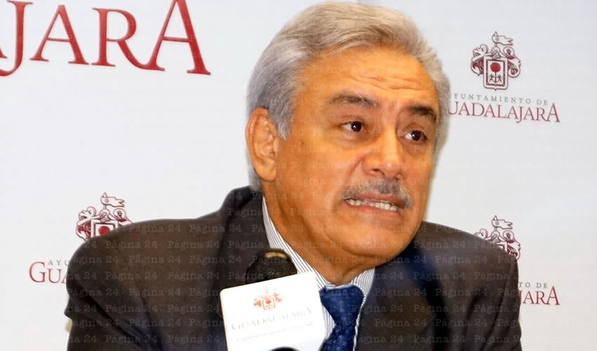 “El tema de quitar el miedo de dar una mayor seguridad al ciclista es algo que debe hacerse de inmediato”, dijo el panista Alberto Cárdenas, y advirtió que se debe invertir en ciclovías bien trazadas o fantasmas para la movilidad no motorizada/Foto: Francisco Tapia