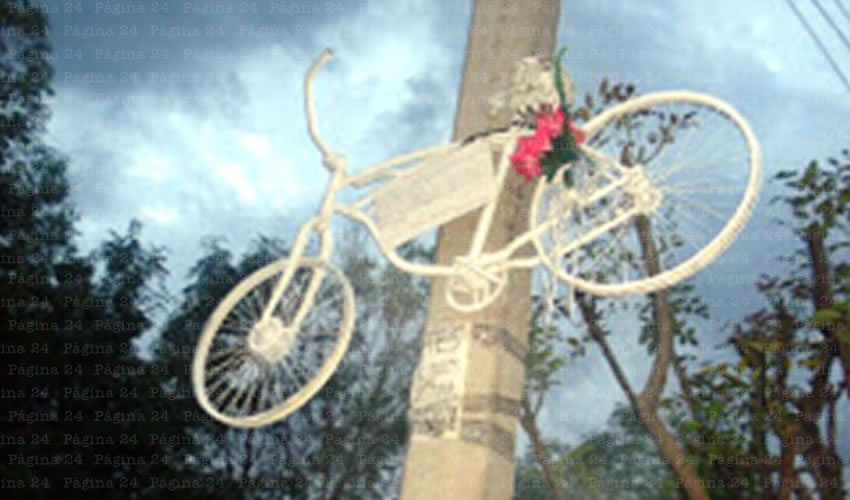 A pesar de que la ley de movilidad indica que son los peatones, sobre todo las personas con discapacidad, mujeres embarazadas, personas de la tercera edad y ciclistas, quienes tienen prioridad sobre los automovilistas y camioneros, poco se ha hecho para reivindicar a este grupo de la sociedad/Fotos: Archivo Página 24