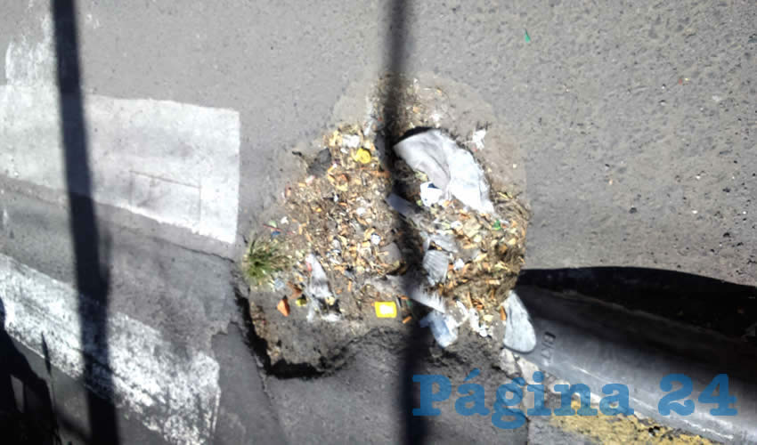 Los hoyancos en el lugar son una constante que ha costado la integridad a más de algún usuario, denunciaron