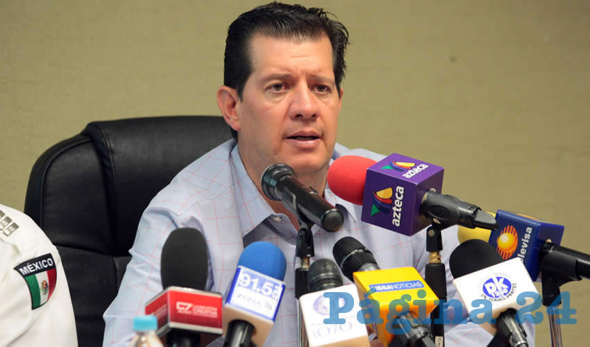 Tras la insistencia de la prensa, Rodolfo Guadalajara habló del problema en la línea 1, y argumentó que por esto mismo hacen las obras de ampliación y la compra de más trenes, para que cada uno que pasa por las 19 estaciones de la línea 1 tenga tres vagones/Foto: Archivo Página 24