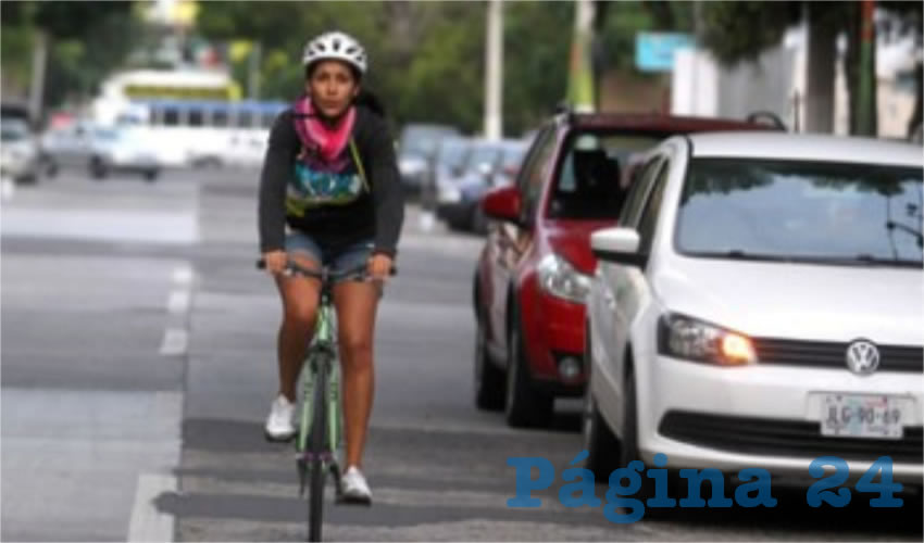 Es absurdo que los mismos vecinos se quejen de esta opción de movilidad no motorizada, y que encima se quejen del tráfico que supuestamente genera, criticaron usuarios de la ciclovía de Boulevard Marcelino García Barragán/Foto: Cortesía