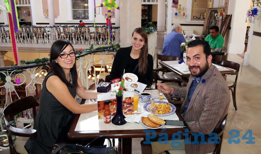 En Sanborns Francia departieron Anabel Villalobos, Dulce González Delgado y Kike de la Torre
