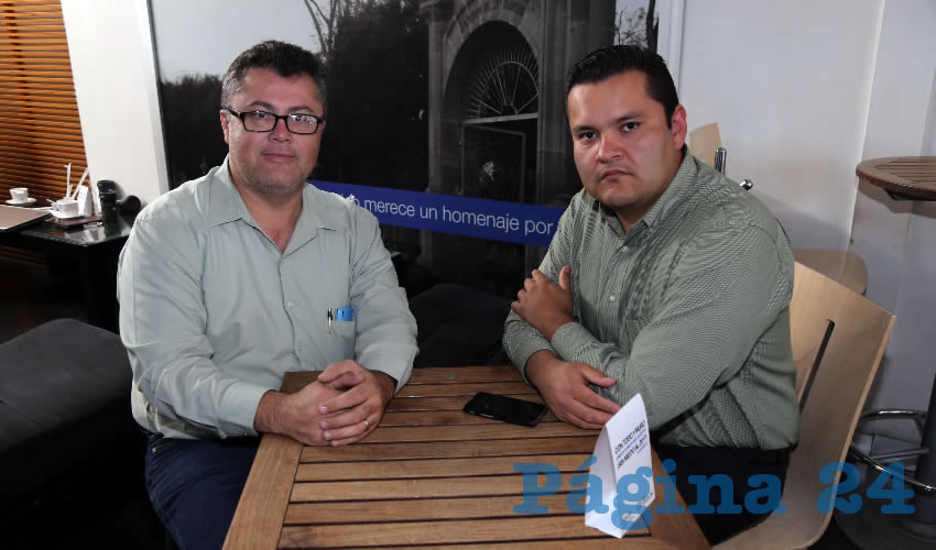César Lozano Herrera, enlace de Comunicación del Partido Verde, y Alejandro Ángel López, regidor del Municipio de Cosío, se reunieron en Café Punta del Cielo