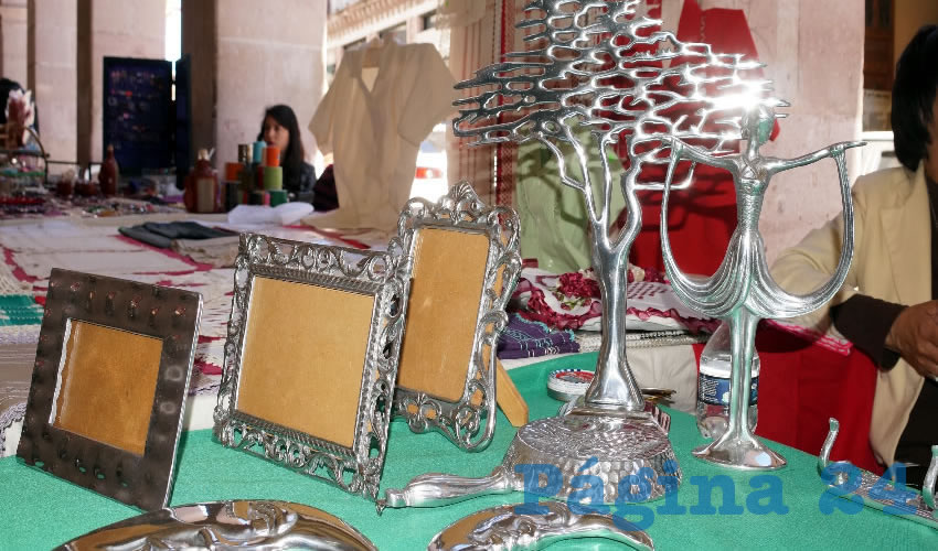 Del 21 de diciembre al 7 de enero se instalarán en el Portal de Rosales un grupo de artesanos locales que esperan durante este periodo vacacional gran venta de los productos que elaboran a mano (Foto: Merari Martínez Castro)