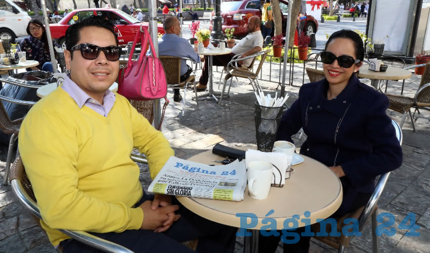 En Café Catedral departieron Noé García Gómez y su esposa Evelyn Ventura Mena