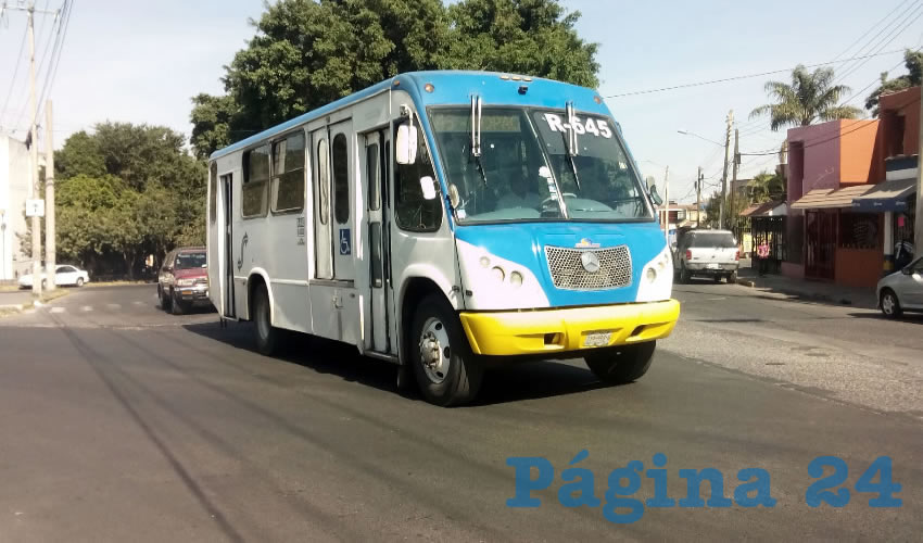El incremento en los combustibles afectará a todos los mexicanos, y será utilizado como el pretexto perfecto de los camioneros para presionar por el incremento de la tarifa; sin embargo, el pulpo camionero debería ser el último en quejarse, ya que ni siquiera prestan un servicio decente, coincidieron ciudadanos/Foto: Francisco Tapia