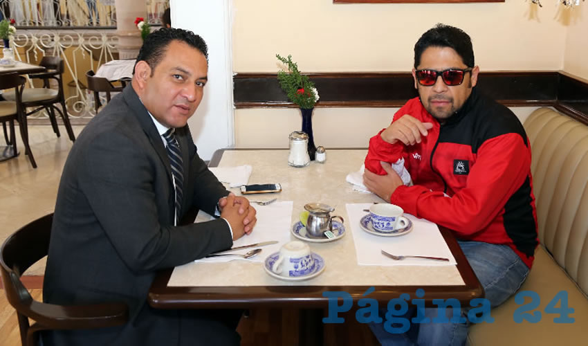 Rodolfo Téllez Moreno, titular de la Oficina Ejecutiva del Municipio de Aguascalientes, y Mario César Macías Zúñiga, estuvieron en Sanborns Francia