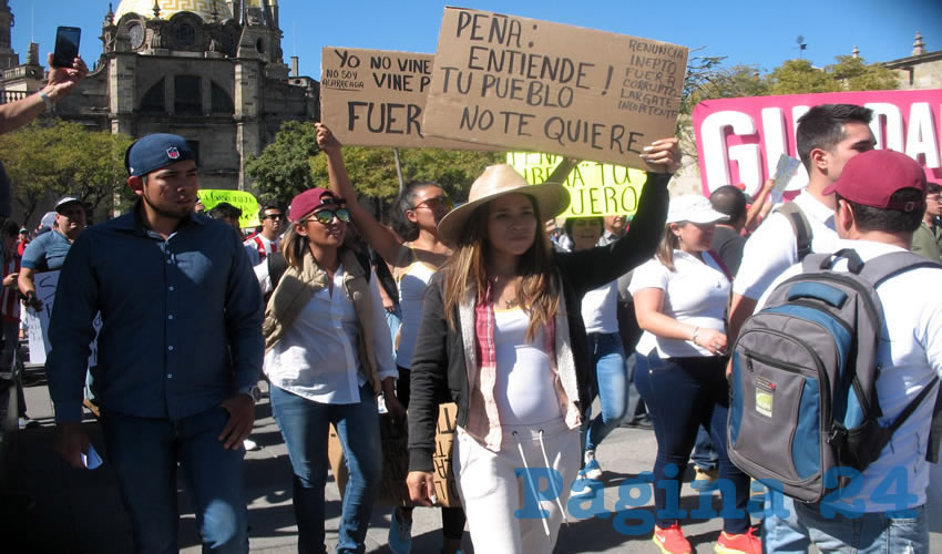 Otros tronaban contra el odio que despierta el mandatario, contra su ignorancia y su capacidad para ser marioneta de Carlos Salinas de Gortari