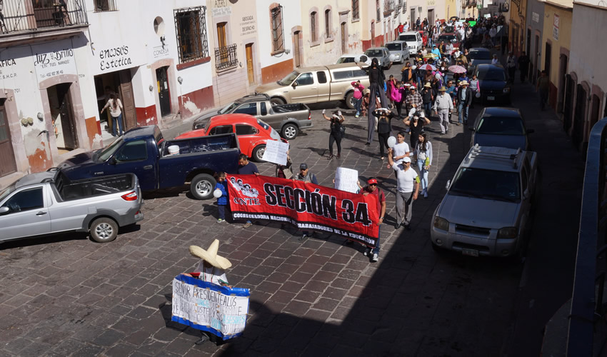 La manifestación por las principales calles del centro histórico de Zacatecas