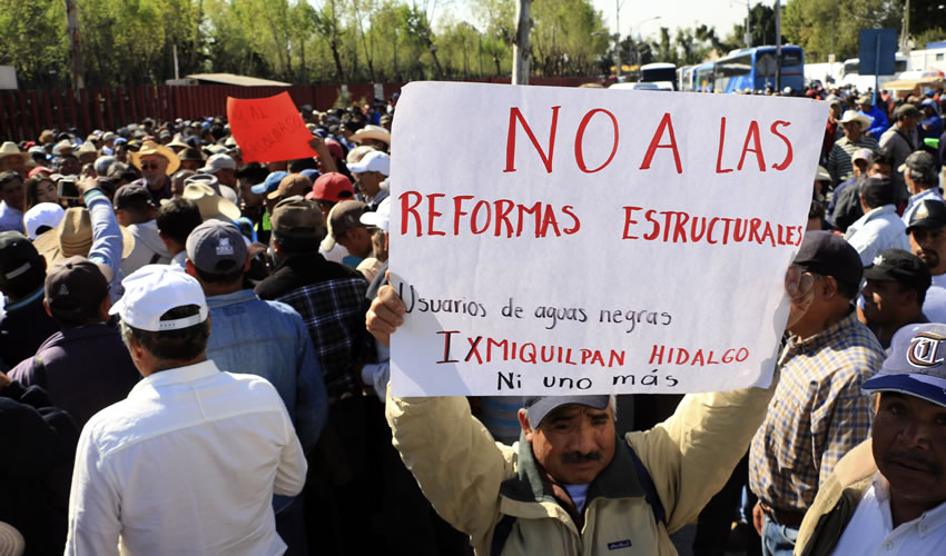 La PF ubica entre los principales “promotores de actividades en contra del gasolinazo” a Andrés Manuel López Obrador (Foto: Especial)
