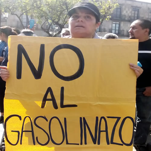 Según Roberto López Lara, secretario general de Gobierno, ya casi no hay manifestaciones en contra del aumento a los combustibles, “hay algunas manifestaciones de muy poca gente en algunos municipios afuera de las recaudadoras”, minimizó la inconformidad de miles de personas/Foto: Archivo Página 24
