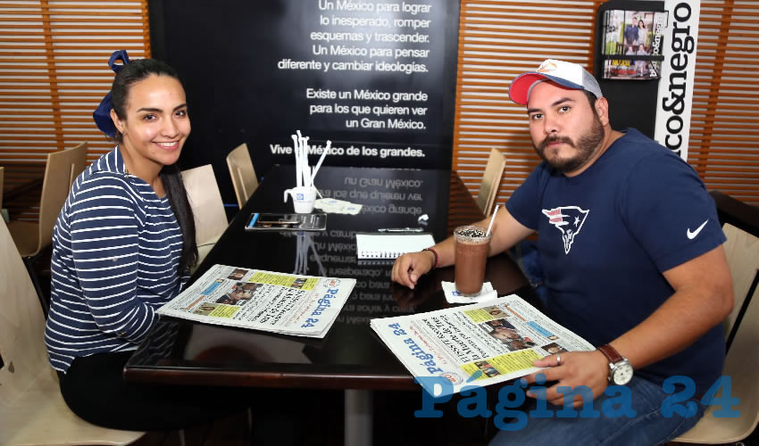 En Café Punta del Cielo departieron Mariana Martínez Torres y Gerardo Hernández Licea