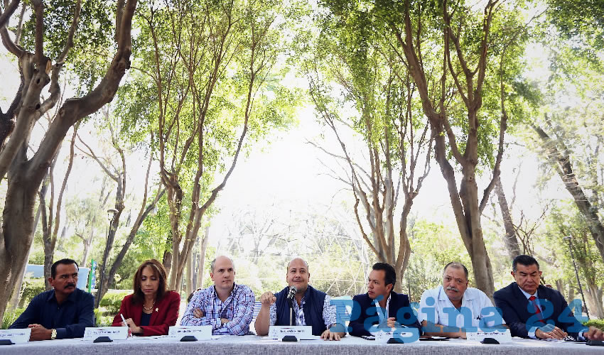 Según los alcaldes de MC, la falta de voluntad política de los gobiernos federal y estatal han impedido que se resuelva el grave problema de abasto de agua que azota a Jalisco; entre otras acciones, llamaron a definir la altura de la presa El Zapotillo y frenar el acueducto que iría a León/Foto: Francisco Tapia