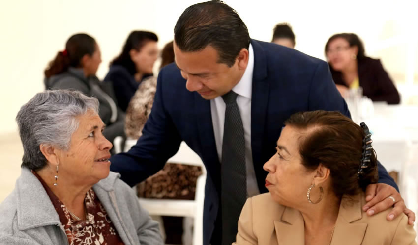 Ramón Jiménez Peñaloza, encabezó la primera capacitación del Voluntariado “Abrazando Corazones”