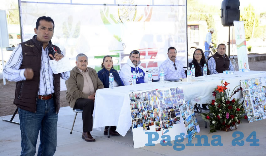 El presidente municipal Fernando Enrique Uc Jacobo visitó la comunidad de El Durazno para inaugurar el domo en la cancha de usos múltiples