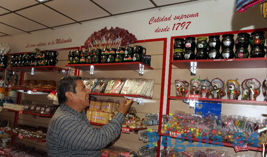 La familia Baltazar, es una de las pocas que aún se conservan realizando los dulces artesanales de Zacatecas, conocidos como melcochas, después de 220 años de tradición en esta familia. (Foto: Cortesía)