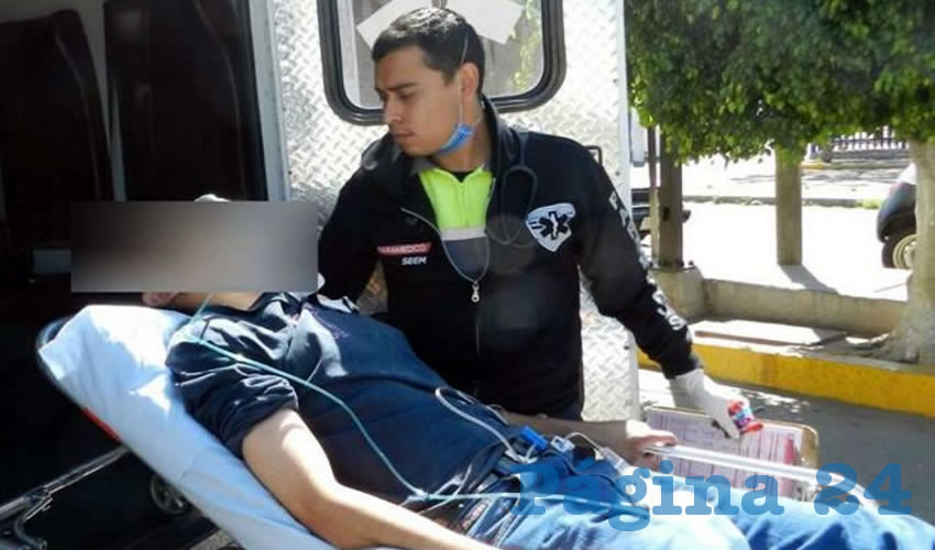 Ricardo Daniel Silva García al momento de ser trasladado rumbo a la Clínica dos del IMSS