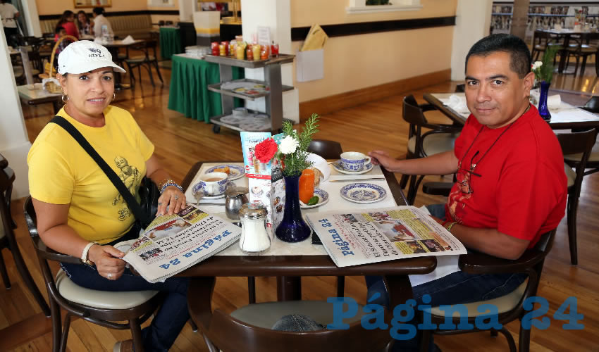 En Sanborns Francia almorzaron Patricia Domínguez Padrón y Sergio Arellano Canales, que nos visitan de la Ciudad de México