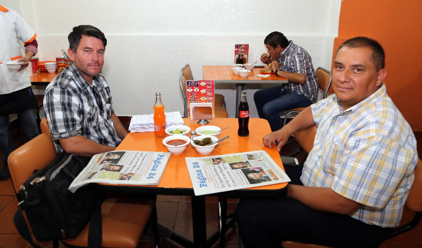 En carnitas Chanoy almorzaron Fernando Esparza de Luna y Martín Vázquez Ramírez