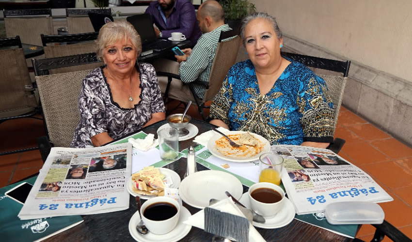 En el restaurante del Hotel Quality Inn compartieron el pan y la sal Silvia Amelia Gómez Sierra y Leticia Romo Medina