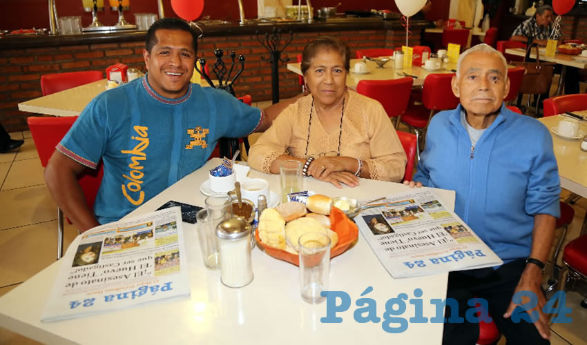 En el restaurante Mitla almorzaron Antonio Rodríguez Olmos, Lucía Olmos Yáñez y Prudencio Rodríguez Mondragón