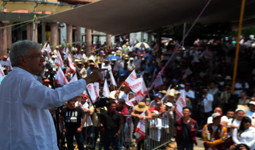 Tejupilco, Estado de México.- El presidente nacional de Morena, Andrés Manuel López Obrador (Foto: Morena)