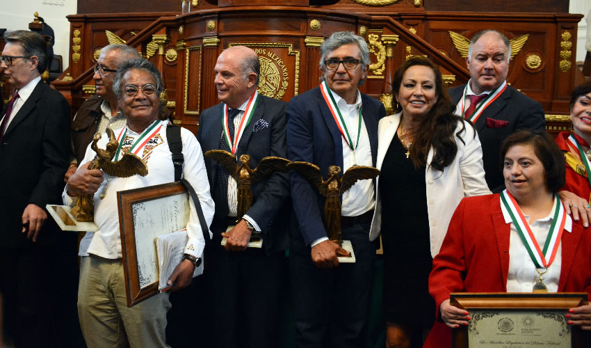 Ciudad de México.- Pedro Valtierra sostuvo que los periodistas están dolidos, como se lo dijeron al presidente Enrique Peña Nieto (Foto: Mario Jasso/ Cuartoscuro)