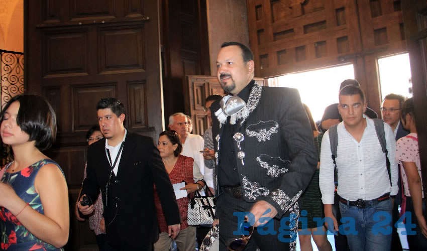 Familiares del artista que dejó un legado musical