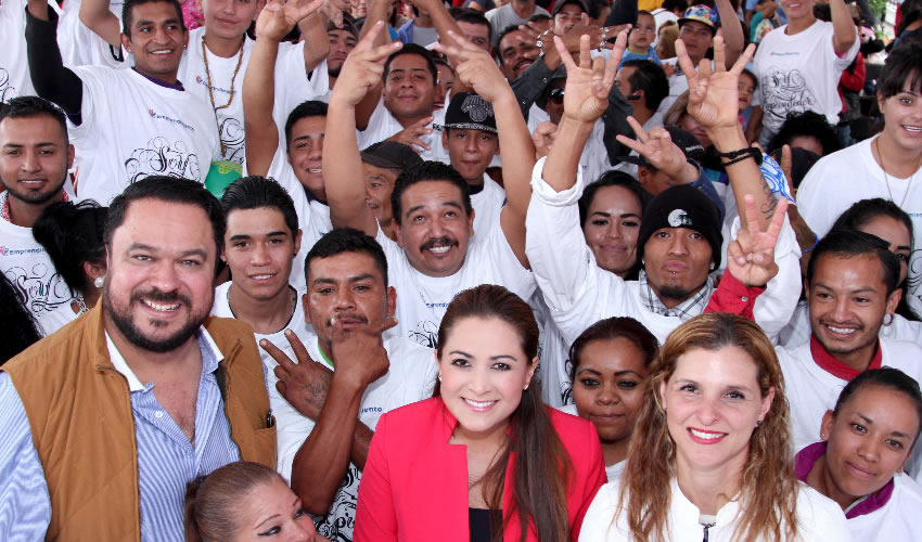 Los “chavos banda” del fraccionamiento Palomino Dena serán beneficiados con créditos de 20 mil pesos