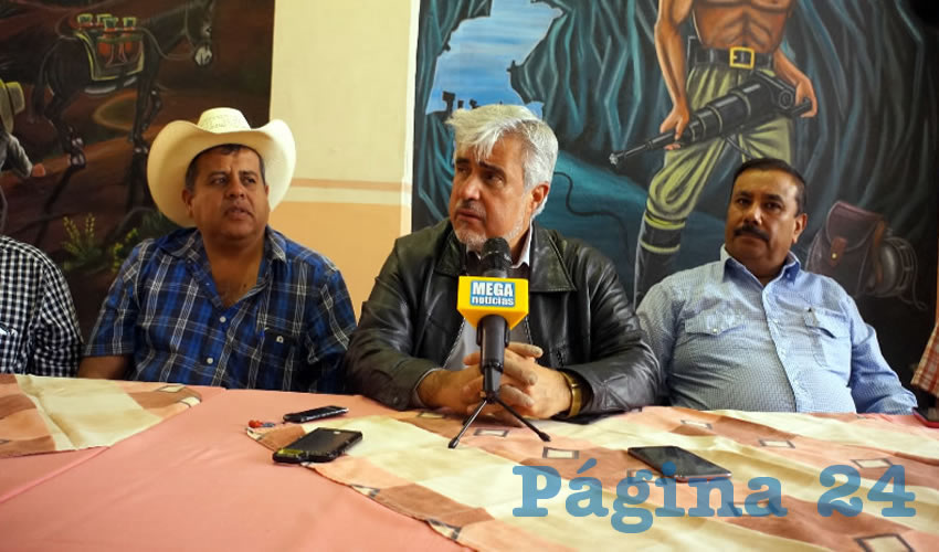 José Narro Céspedes: “Sólo reparten la semilla de cebada, girasol, trigo y maíz pero frijol no han entregado. La gente está esperando apoyo para la semilla y fertilizantes a fin de mejorar la cosecha”, (Foto Merari Martínez Castro)