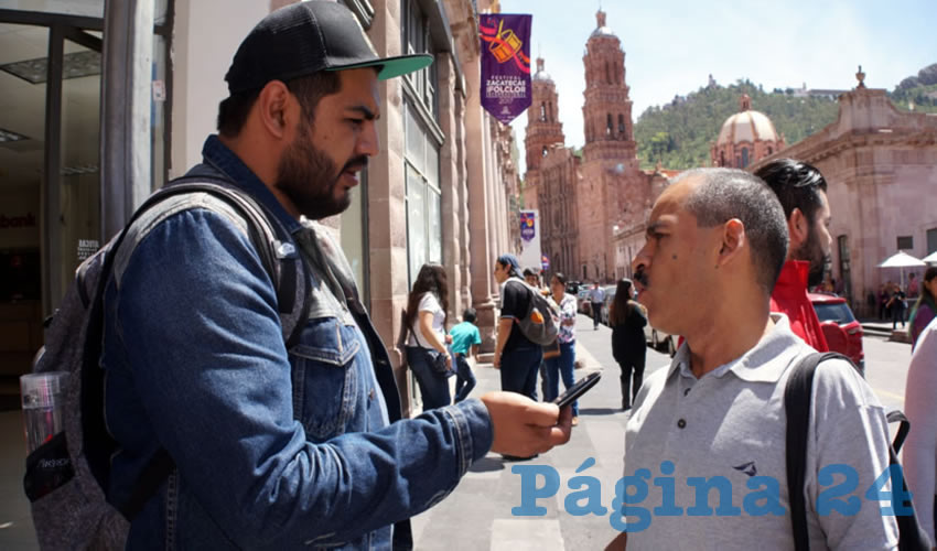 Jaime Robledo Martínez: “Es una exposición importante, ya que está compuesta de fotografías de la Fototeca Nacional que tienen un gran valor histórico y dan a conocer el contexto en el que se creó la Constitución de 1917” (Foto Merari Martínez Castro)