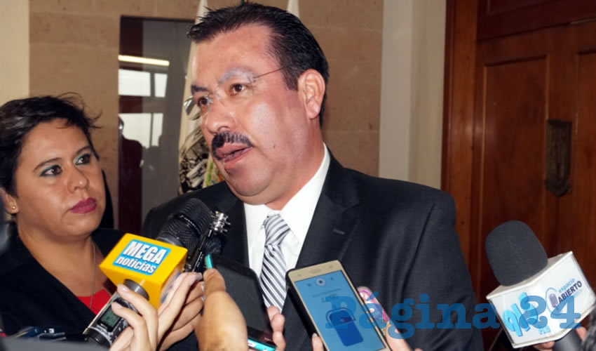 Samuel Montoya Álvarez: La capacidad de trabajo del instituto no da para poder convocar a los 58 municipios, sin embargo, señaló que la intención es ir creciendo para que los 58 municipios tengan un ente capacitador, que los capacite sobre un mismo tema (Foto Merari Martínez