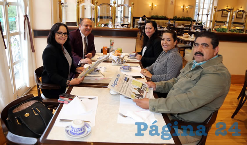 En Sanborns Francia almorzaron los diputados Nidia Acosta Lozano, Sergio Reynoso Talamantes, Josefina Moreno Pérez, Elsa Amabel Landín Olivares y David Nájera Moreno