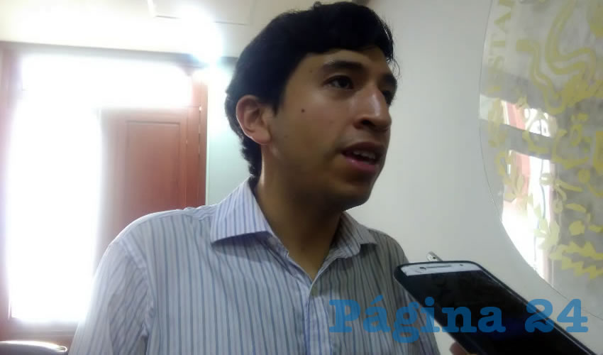 “Debemos de tomar acciones para entender qué vamos a hacer con las universidades, con los espacios del campo, con los espacios de desarrollo, tecnología, manufactura y cómo vamos a estar a la altura de esta situación”, pidió el diputado Pedro Kumamoto al Poder Ejecutivo y a sus compañeros en el Congreso local/Foto: Elizabeth Ríos Chavarría