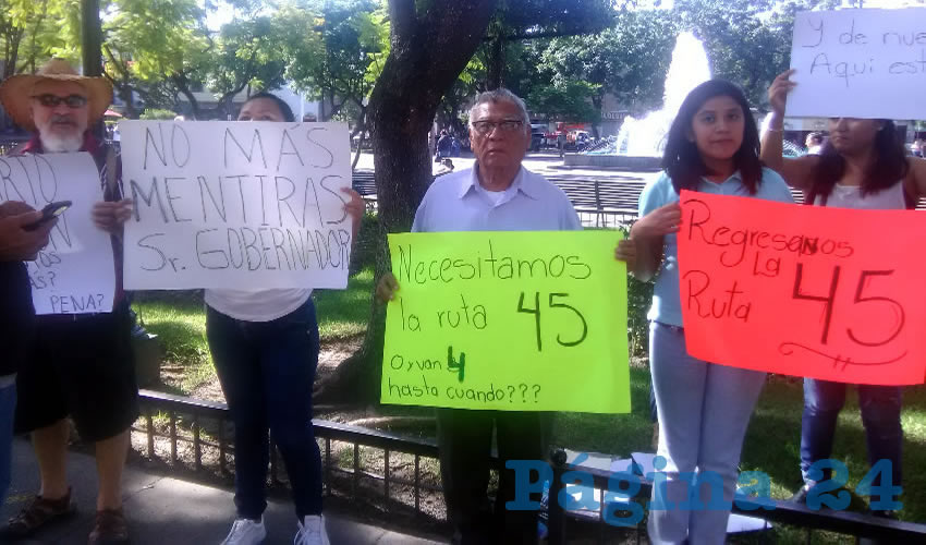 La falta de acciones de la Secretaría de Movilidad se ejemplifica con el problemón que padecen en varias colonias de la ciudad tras el retiro de la ruta 45/Fotos: Elizabeth Ríos Chavarría