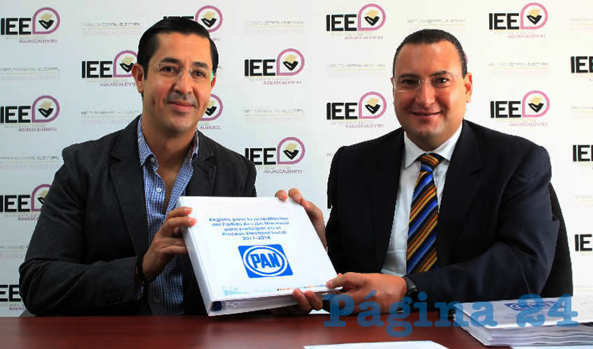 Entrega de la carpeta de registro del Partido Acción Nacional (PAN) ante el Instituto Estatal Electoral (IEE) para la contienda del 2018