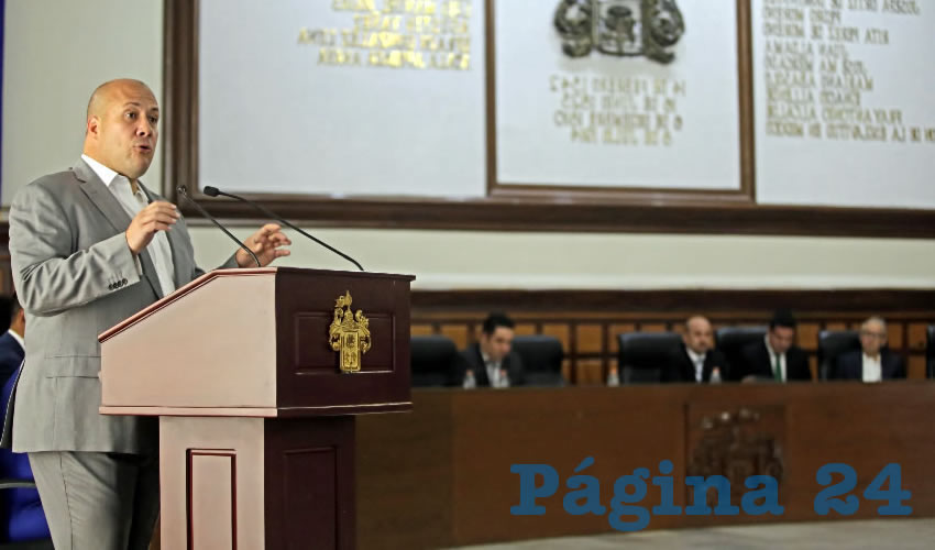 Enrique Alfaro, el muchacho alegre que quiere ser gobernador de Jalisco cuando ni siquiera ha cumplido su ciclo como alcalde. En su segundo informe de actividades dijo que refundará a Jalisco, y que ha hecho por Guadalajara lo que ningún otro alcalde hizo, todo esto sin presentar un solo dato que lo sustente/Foto: Cuartoscuro