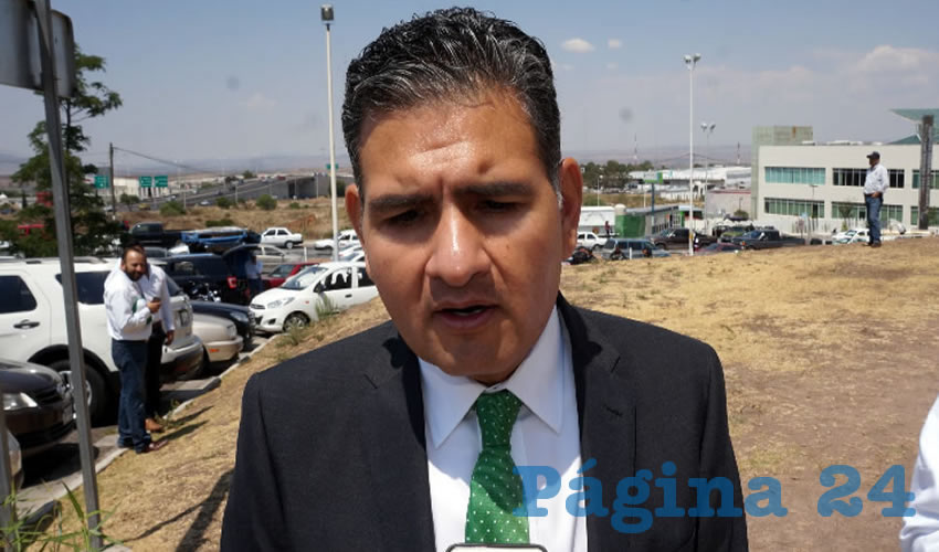 Víctor Armas Zagoya, titular de la Secretaria del Agua y Medio Ambiente (Sama): Se está trabajando con ladrilleros con la finalidad de concientizarlos y apoyarlos para que usen biocombustible en sus procedimientos de elaboración de ladrillos (Foto Merari Martínez)