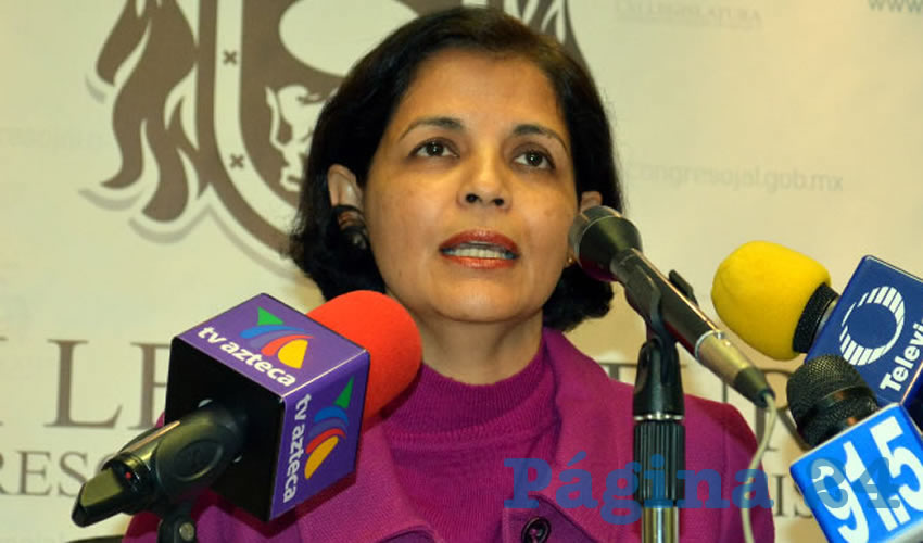 “Con esto terminaremos con el vicio de no más torres chuecas, ni gasolineras frente a hospitales o escuelas o moteles o casinos en zonas habitaciones”, sentenció la diputada priísta Rocío Corona Nakamura, impulsora de la iniciativa/Foto: Archivo Página 24