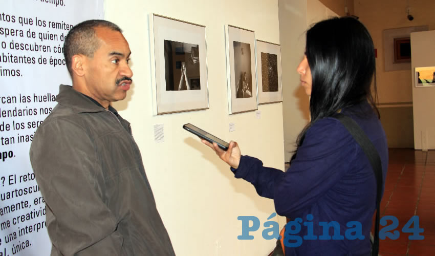 Jaime Robledo Martínez, encargado del centro de documentación de la Fototeca Zacatecas, comentó que esta exposición estará en exhibición sólo una semana más, por lo que invita a la población en general a acudir a apreciarla (Foto Rocío Castro)