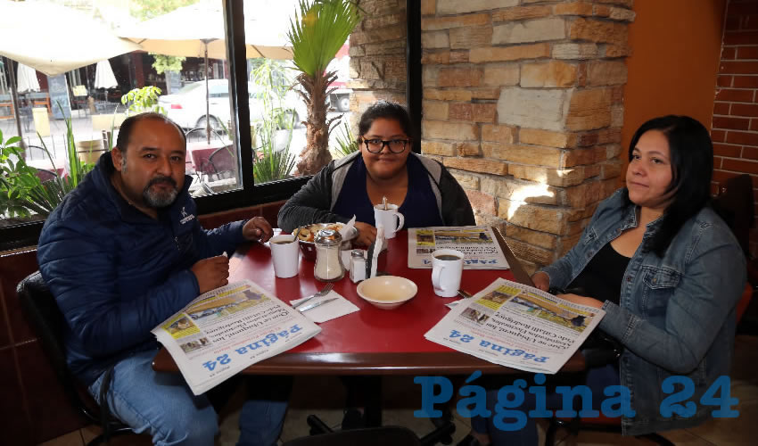 En el restaurante Las Antorchas almorzaron David Espíndola Sánchez, Ester Espíndola de la Cruz y Verónica de la Cruz Alonso