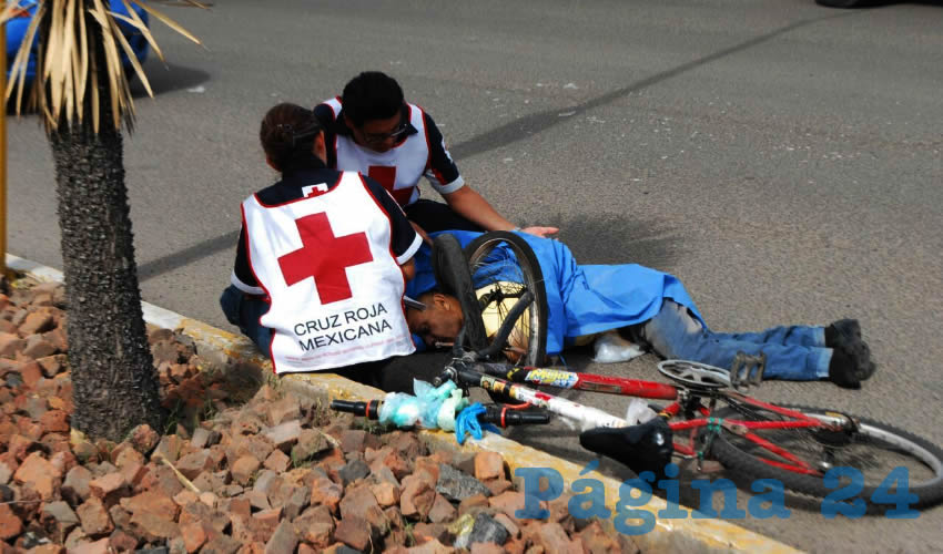 José de Jesús Esparza Saldívar murió a los pocos minutos de ser embestido por una camioneta Nissar Urvan, del negocio Ofix