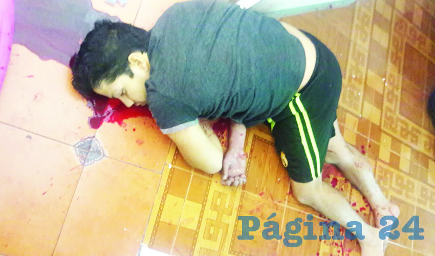 El cuerpo del vocalista de la banda Cuisillos, Ernesto Ruiz Martínez, conocido como “Guerrero Salvaje”, presentaba por lo menos dos heridas de bala, una de ellas en el cráneo/Fotos: Cuartoscuro y Especial