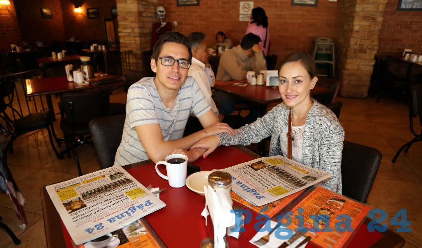 Octavio Huizar de la Mora y Carolina Martínez Hernández desayunaron en Las Antorchas