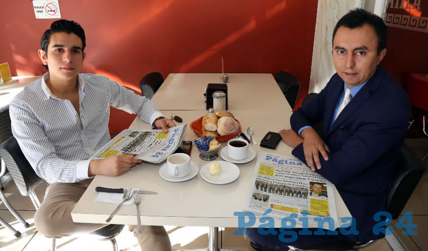 En el restaurante Mitla desayunaron Guillermo Reed Frausto y Alan Capetillo Salas, abogado