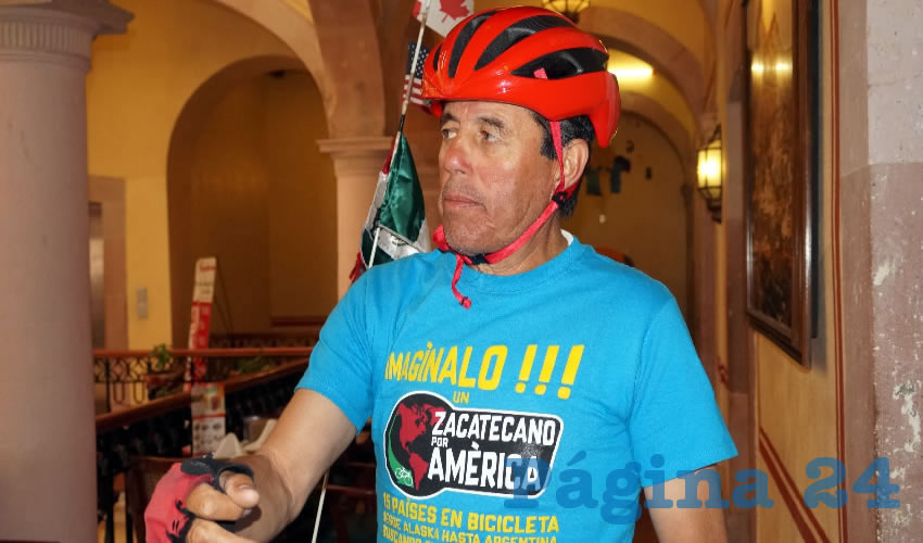 Víctor Manuel Nava Quiñones, es un ciclista zacatecano de 61 años de edad, que busca obtener el record Guinness al ser el primer zacatecano de más de 60 años en recorrer el continente americano en bicicleta (Foto Merari Martínez Castro)