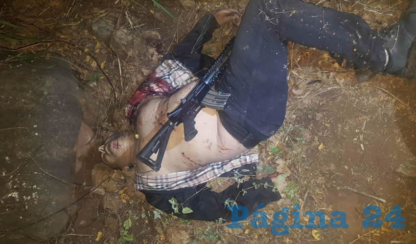 El enfrentamiento ocurrió en el rancho La Esperanza, en Tonalá; tras la lluvia de balas, quedaron los cadáveres de tres civiles y un marino. Uno de los muertos fue identificado como José Luis Gutiérrez Valencia, “Don Chelo”, “El Ojo de Vidrio” o “El 77”, consuegro de “El Mencho”, líder del Cártel Jalisco Nueva Generación/Fotos: Especial