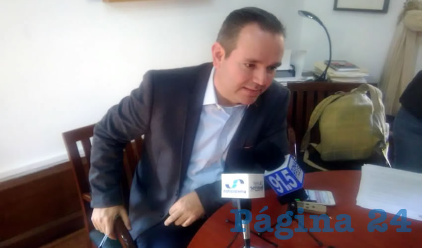 “Uno de los integrantes de esta terna tiene un pleno vínculo con el gobierno del estado (…); no debe de haber ningún vínculo de un poder público de un gobierno, para tener plena independencia”, tronó el panista Miguel Ángel Monraz sobre la propuesta de perfiles a fiscal anticorrupción/Foto: Elizabeth Ríos Chavarría